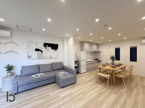 b hotel EIGHT VILLA KAMINOBORI - Free Parking New Entire 3BR House in Quiet Area