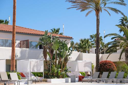 Oassium Hotel - Adults Only — Property building