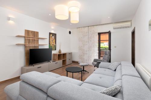 Apartments Banić near beach Poreč-Špadići