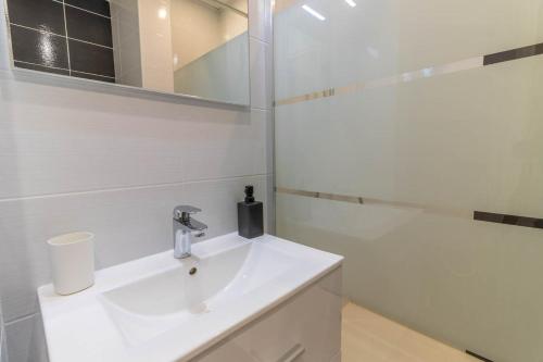 Gio - Studio 4 personnes, clim, piscine, terrasse