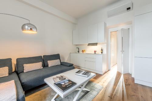 Elegant, Modern & Luxury apt with All Comforts