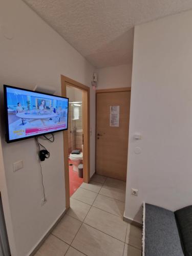 Diana's Cozy 9 Studio