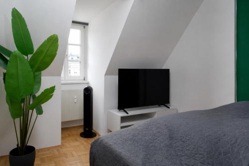 Luxury Design Altstadt Suite - 3BR & Free Parking by HERO HOMES Graz
