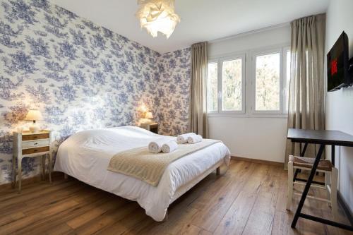 Family, House, Spa, Garden, Parking