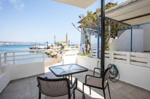 Marina studios Sea View