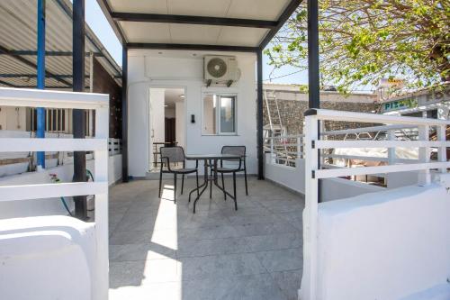 Marina studios Sea View