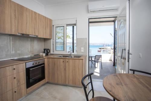 Marina studios Sea View