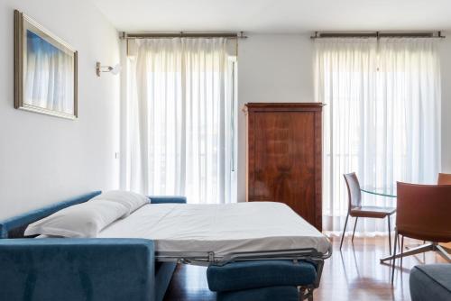 Salasco 40 - Trilocale in Porta Romana con garage