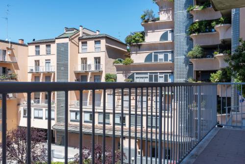 Salasco 40 - Trilocale in Porta Romana con garage