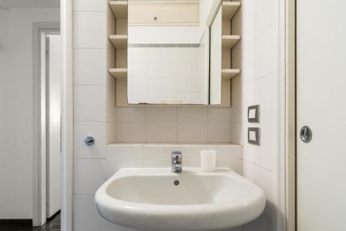 Salasco 40 - Trilocale in Porta Romana con garage
