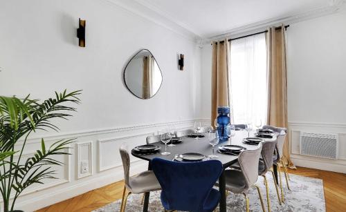 High-End 4BR Residence close to Champs-Élysées