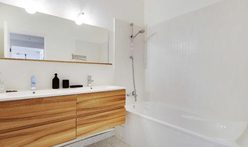 High-End 4BR Residence close to Champs-Élysées
