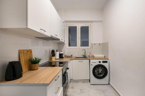 Sylka - Warm 1-BR Apartment & Balcony in Athens