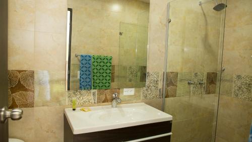 Ένα μπάνιο στο Hollywood Beach Suite
