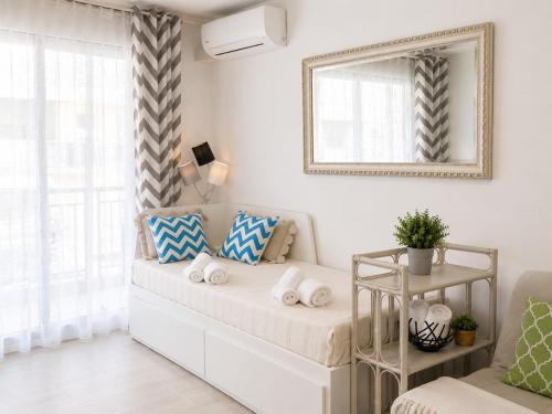 Le Héliodore , Air conditioning, Beaches 5 minutes away on foot