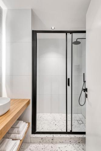 Dock 38 Apartments Collection