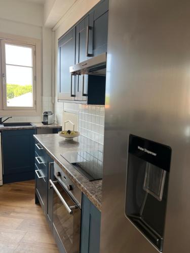Fort Carré & Yachts View 2Bed Apartment in Old Antibes photo 18