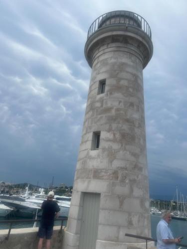 Fort Carré & Yachts View 2Bed Apartment in Old Antibes photo 36