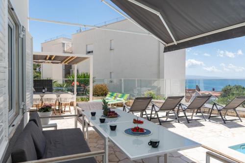 Luxury Villa, 40 sqm heated private pool, gym, Seaview, 200m to beach, 7 bedrooms