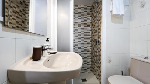 GERONA sweet apartment 9A photo 17