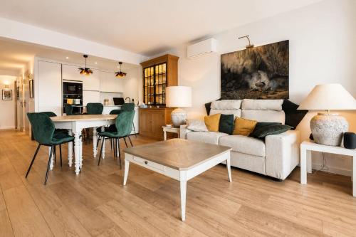 Central and premium apartment with terrace & sea view
