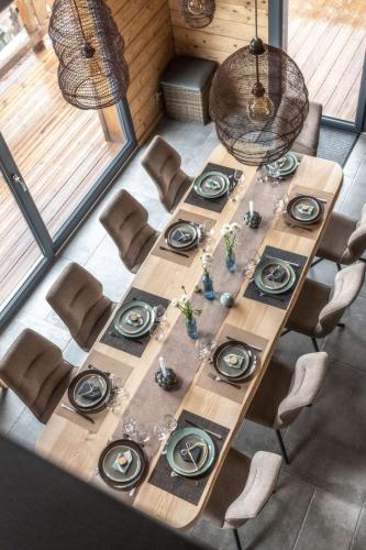Chalet L'Anahi 5-Star Luxury Chalet with Panoramic Mountain Views