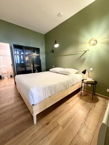 Appartement plein cœur des Chartrons rue calme