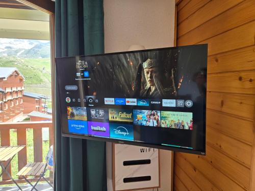 Val Thorens, Ski-in Ski-out 1 bedroom Apt for 4 with Fiber, South-facing & Mountain Views