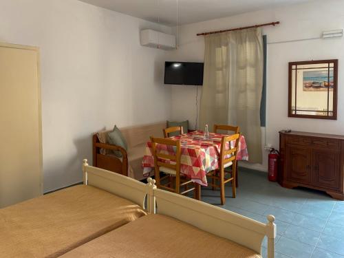 Naxos budget friendly studio 3 min walk from port