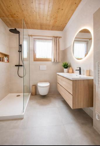 Exceptional chalet, Sauna et jacuzzi, Lake & center within walking distance