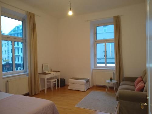 Apartment with 2 bedrooms and a small living room
