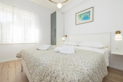 Korina "Sea View Apartment"
