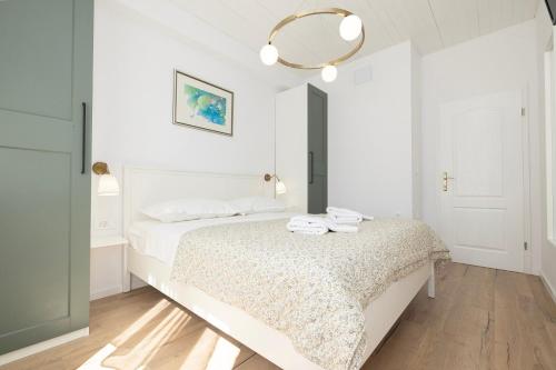 Korina "Sea View Apartment"