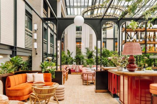 Le Jardin de Verre by Locke