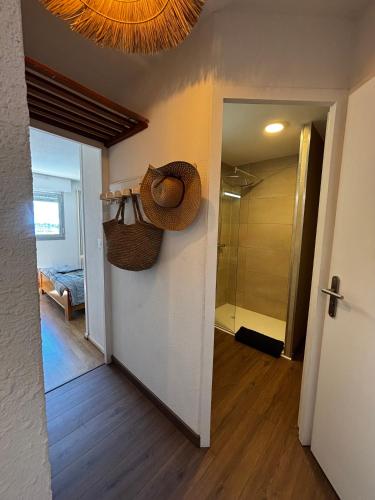 Esprit vacances,Piscine,Vue sur le Port,Parking privé,Commerces et restaurants