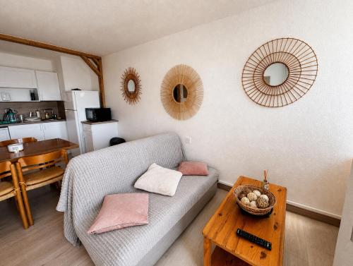 Esprit vacances,Piscine,Vue sur le Port,Parking privé,Commerces et restaurants