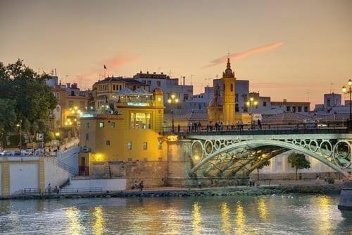 Centrally located apartment in Triana