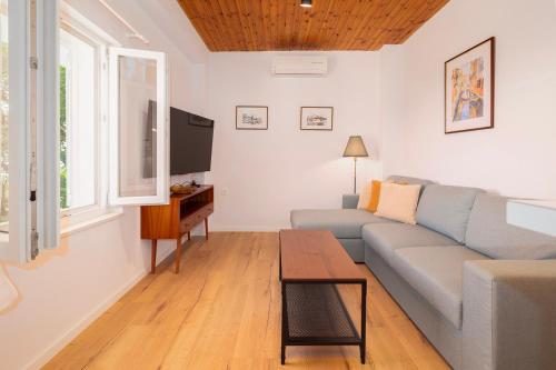 Korina "Sea View Apartment"