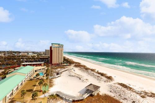 Beachfront with a heated pool & a spa photo 5