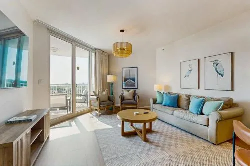 Charming open unit w resort amenities including pool & hot tub close to gulf photo 1