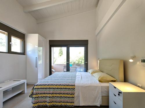 eucalyptus 2019 top floor two-balconies beachfront apartment