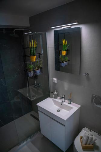 Brand-New Modern Studio next to One Outlet Mall