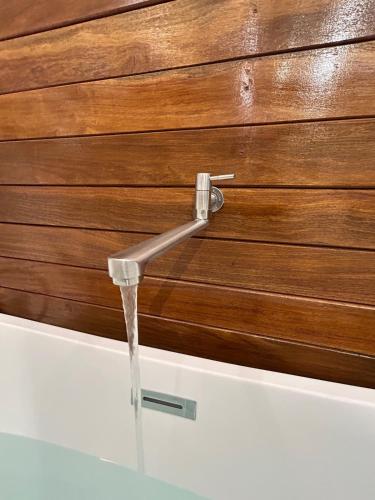 Lindo Studio com Banheira Privativa