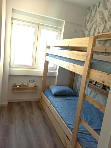 Sesimbra Old Town Apt, 1 Min Walk to Beach
