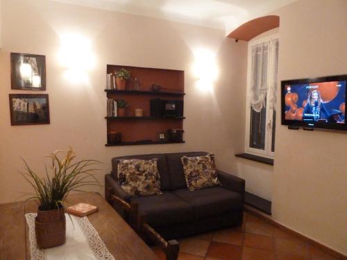 Χώρος καθιστικού στο Casa Orefici, 4 Apartments in front of Aquarium!