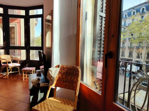 Bright 1-Bed Apartment on La Rambla Barcelona. RJ