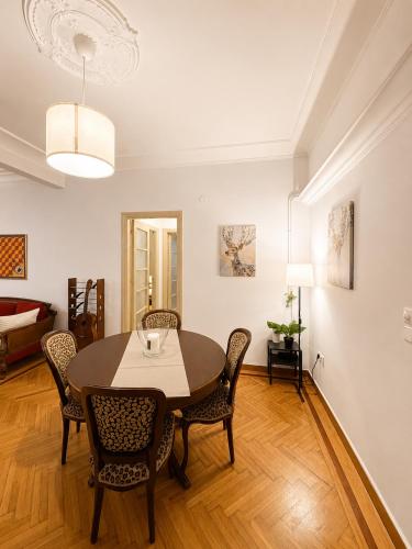 Athens Central Grand Residence for Seven