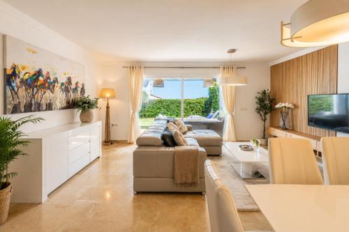 Mairena Residence Luxury Garden Retreat Marbella
