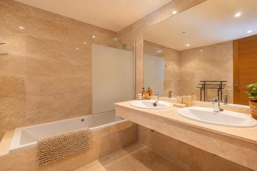 Mairena Residence Luxury Garden Retreat Marbella