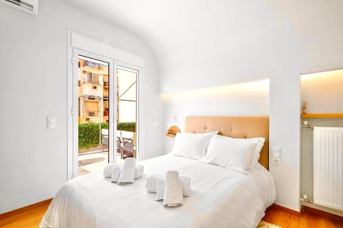 Spacious 65m 2BR Apartment near Marina Zeas